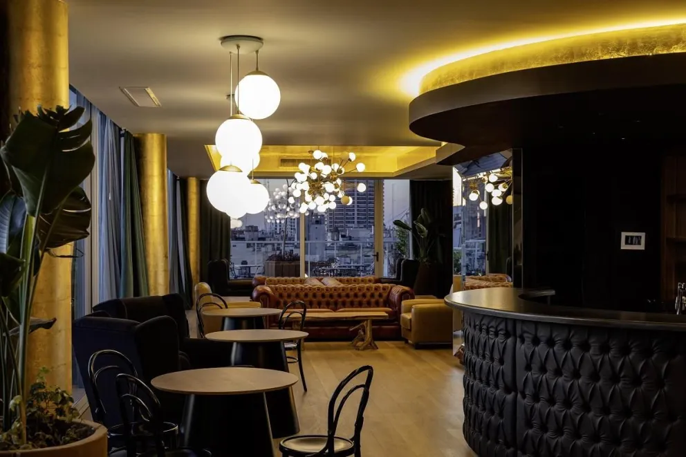 Tribunales Office cuenta con 3 pisos y Rooftop Bar con Club Inglés 